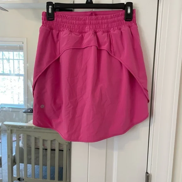 Lululemon Sonic Pink Hotty Hot Skirt - Picture 2 of 4